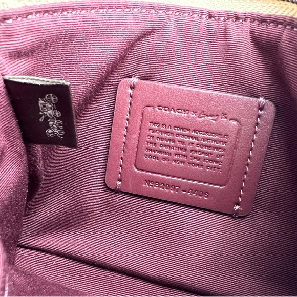 NWT COACH Corner Zip Wristlet Signature Canvas Rexy by Guang Yu Lt Khaki/Chalk - Picture 9 of 13